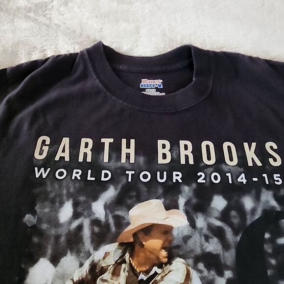 Hanes Beefy-T Black 2014-2015 Tour Tshirt With Garth Brooks Graphics Size Small - Picture 4 of 7